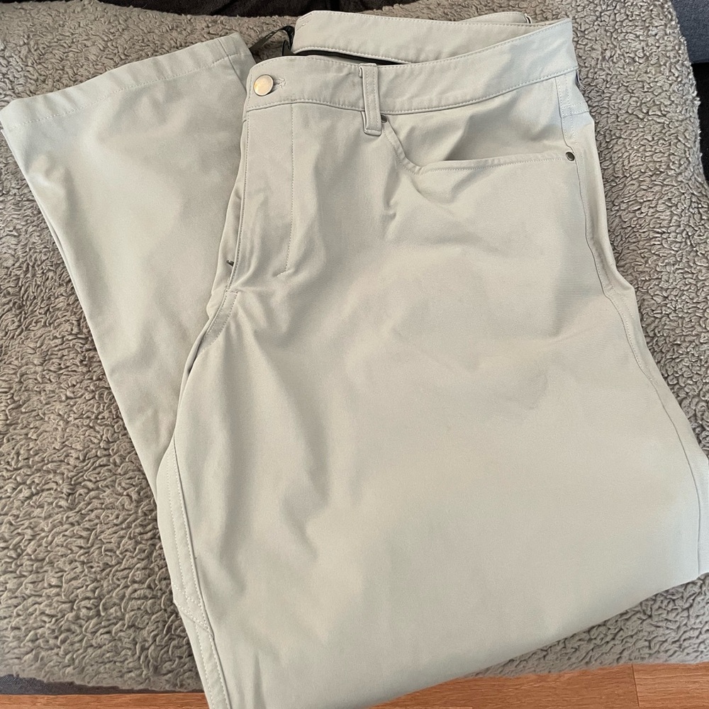 Men’s Lululemon ABC classic fit pant